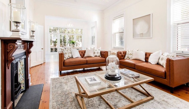 SEA FRONT GRANDEUR - Beachfront, very close to shops &restaurants. in Semaphore
