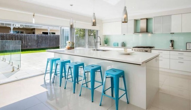 Seachange Resort Living with Pool and Spa Bath. in Saint Leonards