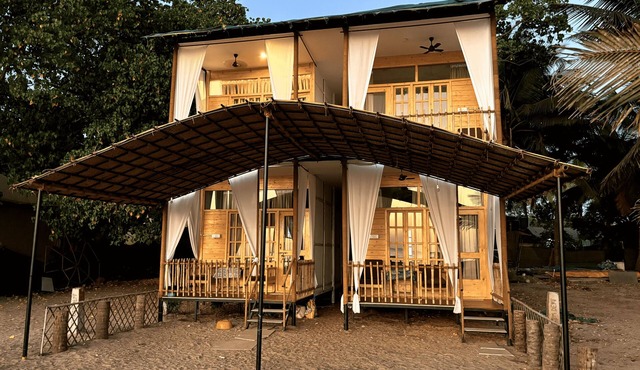 Secret Garden - Premium Hut #1