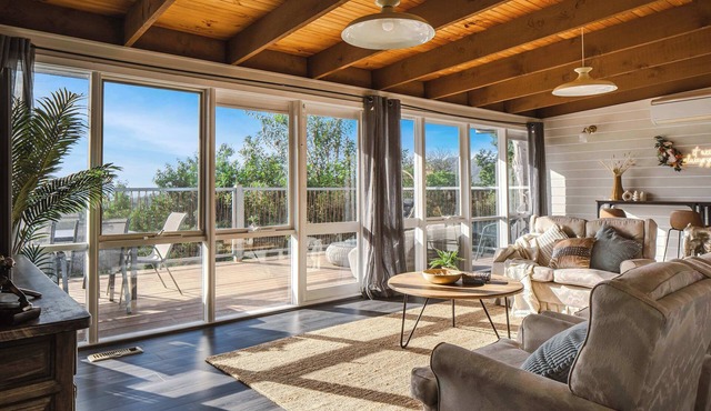 Seednest Treehouse Spectacular Mountain View in Monbulk