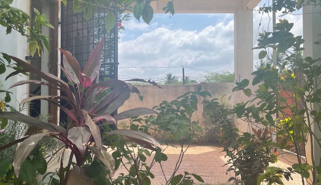 Serene 3-bed Villa with AC, WiFi near Mahindra World City