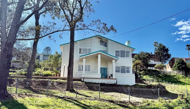 Serene 3-bedroom Villa in charming Boat Harbour Gerringong for relaxing stays
