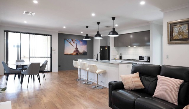 Serene Escape – Near The Vines & Swan Valley in Aveley
