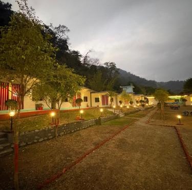 Serene Vistas Riverside Resort, Rishikesh