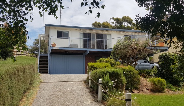 "Seventh Heaven" a family friendly holiday home. 2 levels, sleeps up to 9 in Cape Paterson