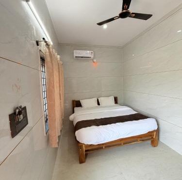 Sharada Rooms AC & Non AC
