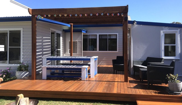 Shellharbour Beach Cottage-1 min walk to Flags - 10min walk to Shellcove-REDUCED