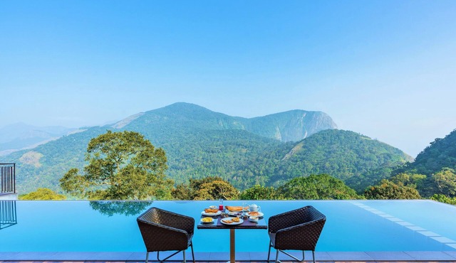 Shola Crown Resort - Munnar
