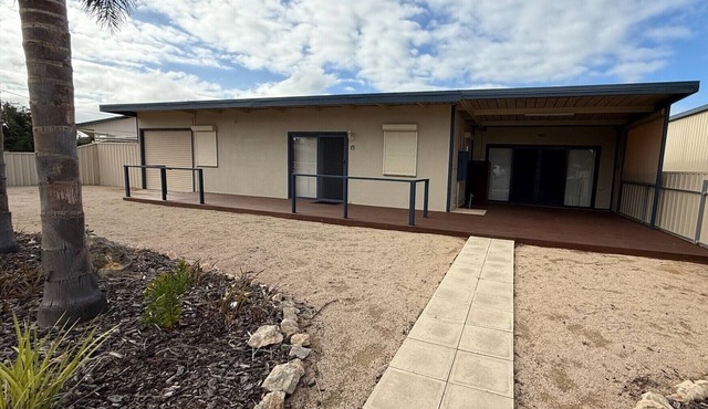Shore Beats Work - Large entertaining area! Dog friendly! in Stansbury