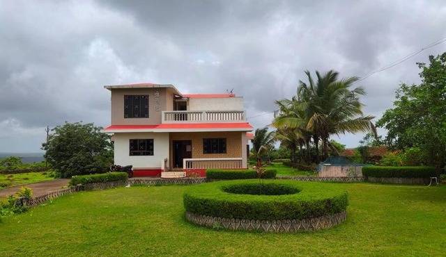 Shree Srushti Homestay-Valley facing bungalow