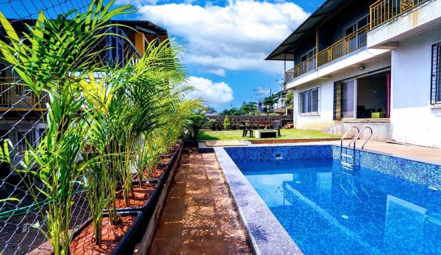SHREESTAYS - MADHURI VILLA WITH PRIVATE SWIMMING POOL