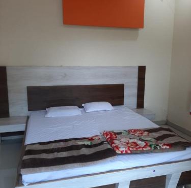 Shri Krupa Bhakta Niwas & Lodging