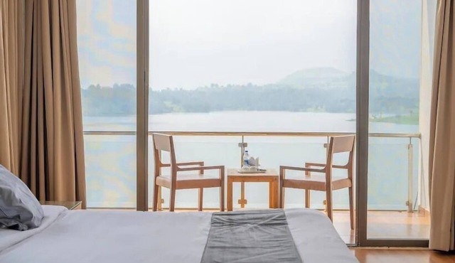 Shvas Island Resort
