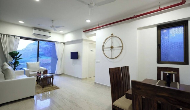 Silicon Suite 3 BHK Luxury Stay In Powai