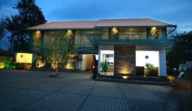 Silver Storm Resort Athirappilly