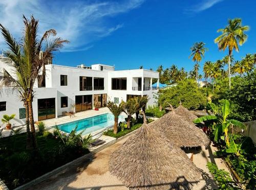 Simba Wawili Villa in Kumba Urembo