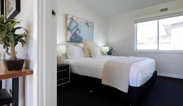 Simple & Comfortable Coastal Retreat in Low Head