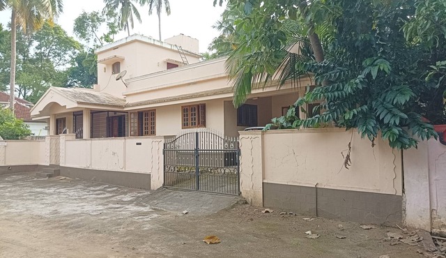 Simple cozy villa retreat within traditionally reputed area on Palakkad, kerala.