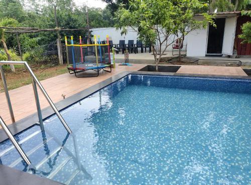 Sivarama garden resort,7 BHK swimming pools&Box cricket night play & AC, kichan with all equipment,near bheemili beach road , vishakhapatnam