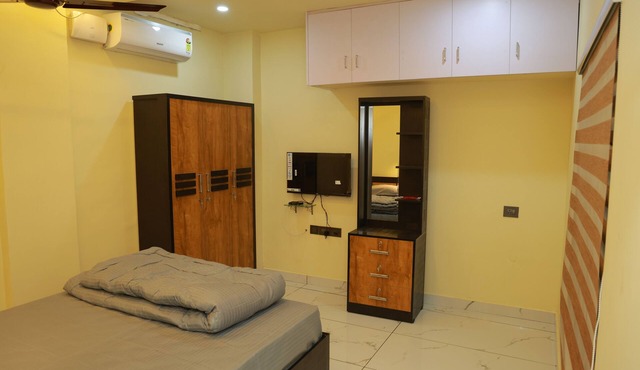 SJ HOMES