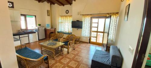 Sky touch cottage & stays, luxury mountains view villa, mukteshwar