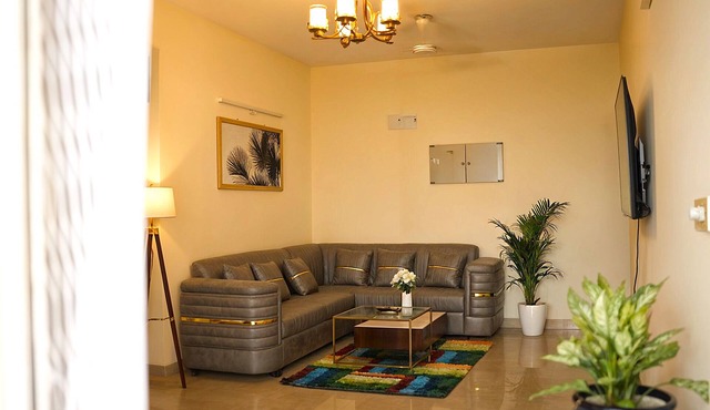Skydeck Apartment 4BHK Near Taj by Homeyhuts