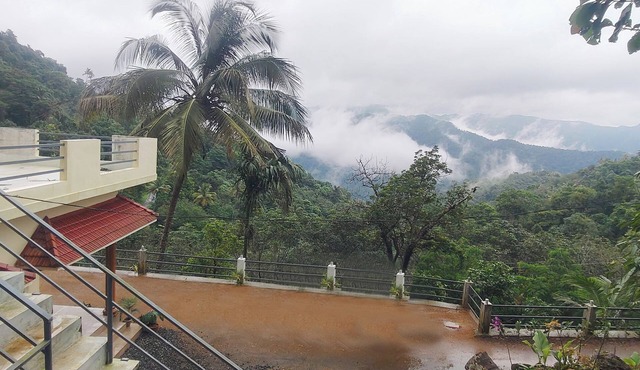 Skylark Homestay Panchalimedu - Wake up to the aroma of cardamom & cloves.