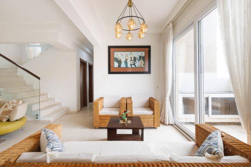 Skyline Haven by Red Olive 4BHK 25min Airport