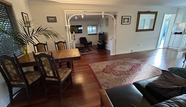 Small cute comfy home. Private and close to town and lake. in Forster