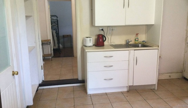 Small well positioned apartment in a nice location in Adelaide