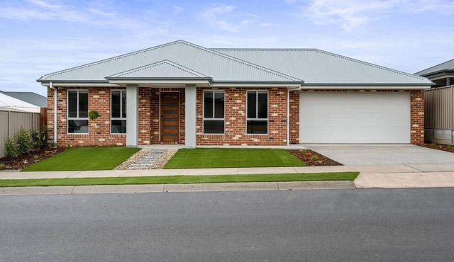 Smiggins Stays - Spacious and Stylish in Thurgoona
