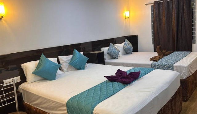 SMJ GRAND HOTEL & MAHAL