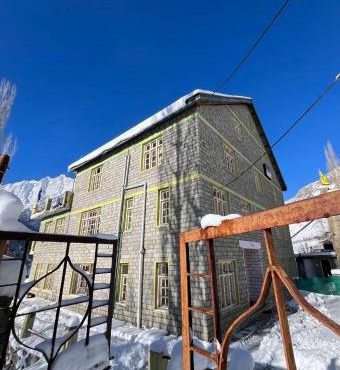 SNOWFLAKE Homestay in Gondla