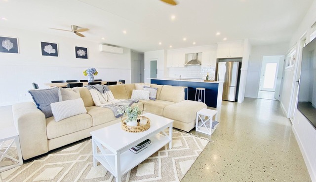 Somerset Dreams| Sleeps 10| Dam Views| Brand New Hamptons Home|Free Wi-Fi in Hazeldean