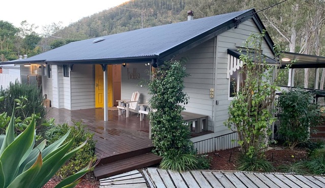 Somertime Cottage - Relax with family & friends 4 bed, 2 bath house sleeping ten in Somerset Dam