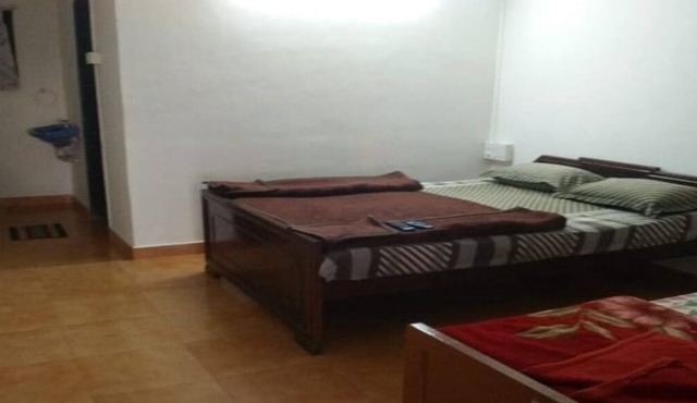 Sothing 4-bedroom cottage in Mahabaleshwar with open ground for playing parking