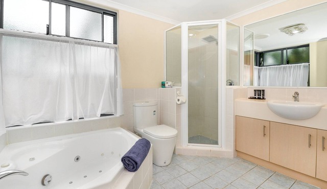 Spa Suites - 1 night in Albany