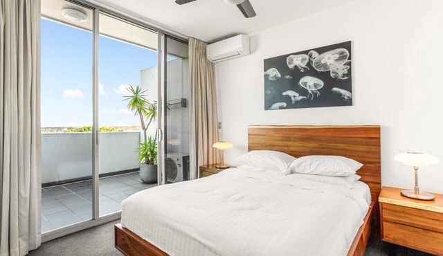 Spacious 2-Bed with Two Balconies with City Views