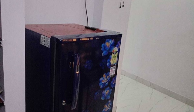 Spacious 2BHK apartment with Air Conditioner and attached bathroom with Parking