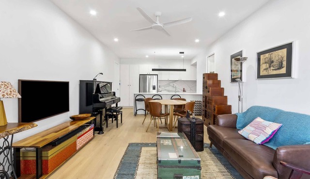 Spacious 3-Bed Clayfield House with Patio and BBQ in Clayfield