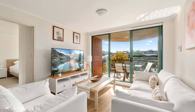 Spacious 3-Bed with Alfresco Dining by Amenities