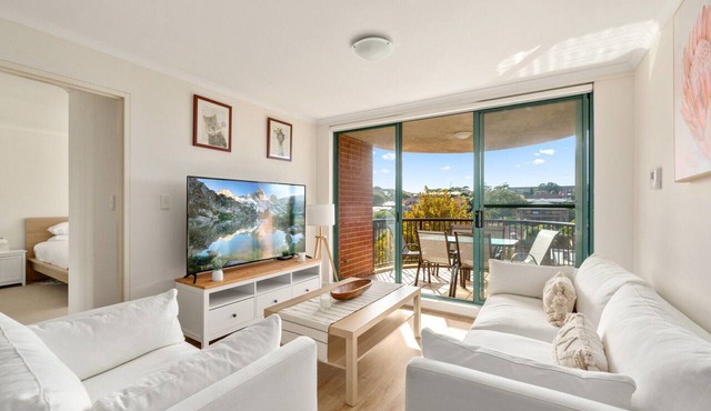 Spacious 3-Bed with Alfresco Dining by Amenities