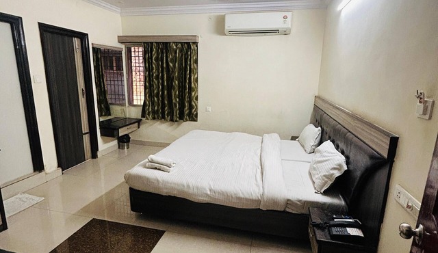 Spacious 3-bedroom apartment with AC, WiFi in brilliant Visakhapatnam