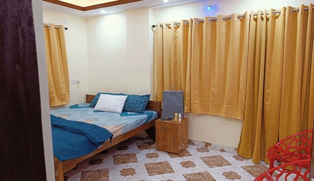 Spacious 3-bedroom apartment in beautiful Kolkata with AC