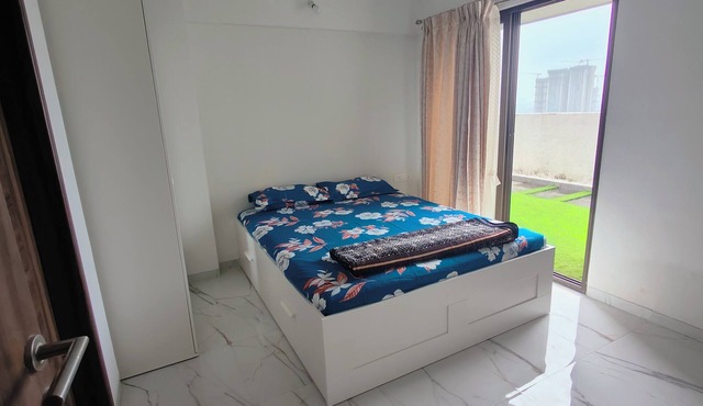 Spacious 3-bedroom apartment with AC, WiFi in charming Pune