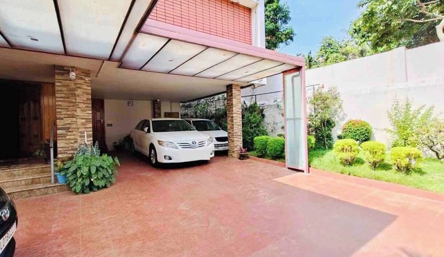 Spacious 4BHK AC Apartment, BedroomHallDiningKitchen, in the Heart of Trivandrum