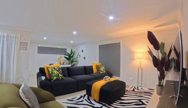 Spacious 4BR Family Haven Near Gold Coast Theme Parks in Pimpama