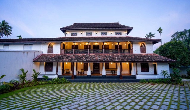 Spacious 5-bedroom hotel in gorgeous Chalakudy with AC