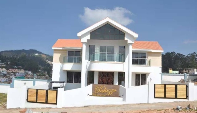 Spacious 5-bedroom villa in beautiful Ooty with AC comfort