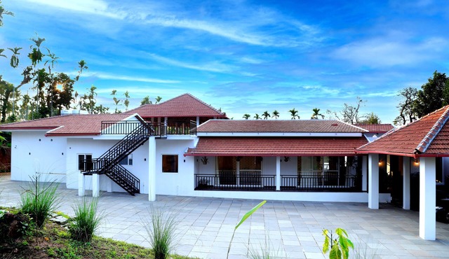Spacious 5-bedroom villa near Nagarhole with Large Swimming pool and Jaccuzi